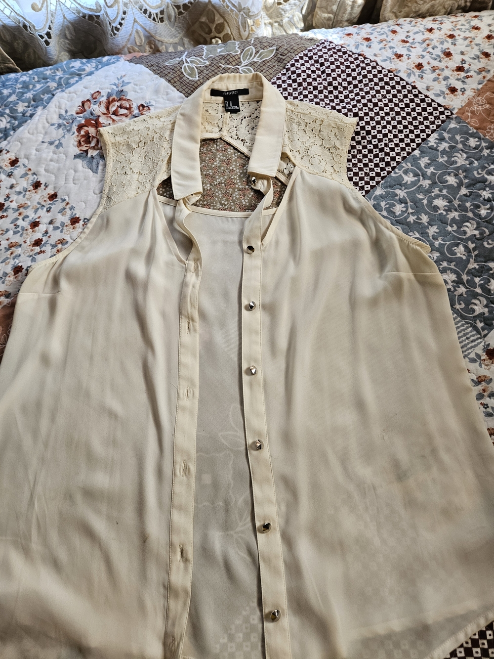 Forever 21 Cream Lace-Back Sleeveless Button Front Blouse
